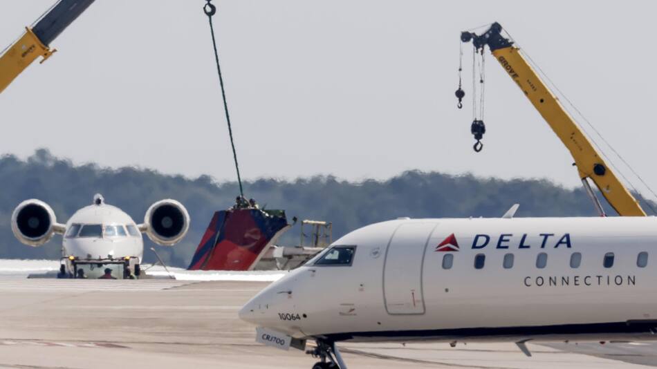 Choque entre dos aviones de la aerolínea Delta. Foto: EFE.
