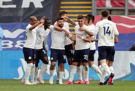 Festejo de Aguero en el Manchester City por Premier League, REUTERS