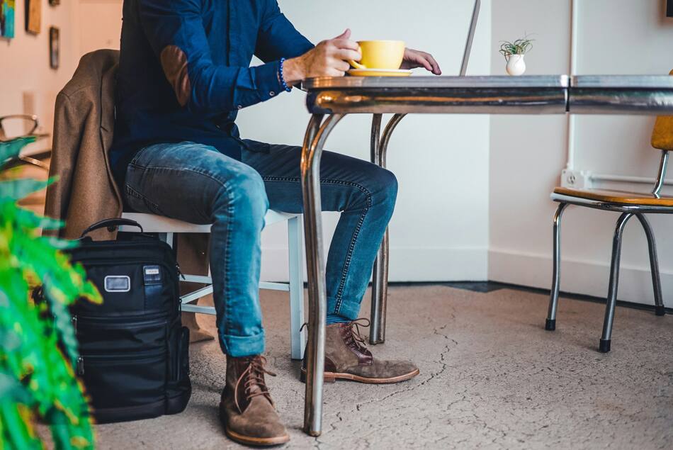 Tomar café reduce el riesgo de muerte por sedentarismo. Foto: Unsplash