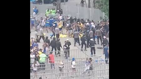 Imágenes de la represión de la policía brasileña contra los hinchas de Boca. Foto: Captura.