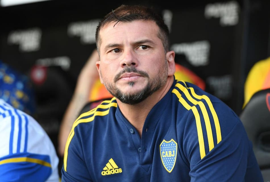 Mariano Herrón, técnico interino de Boca Juniors. Foto: X @BocaJuniors_GO.