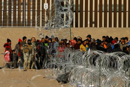 Migrantes en la frontera entre México y Estados Unidos. Foto: Reuters.