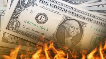 Dólar en llamas