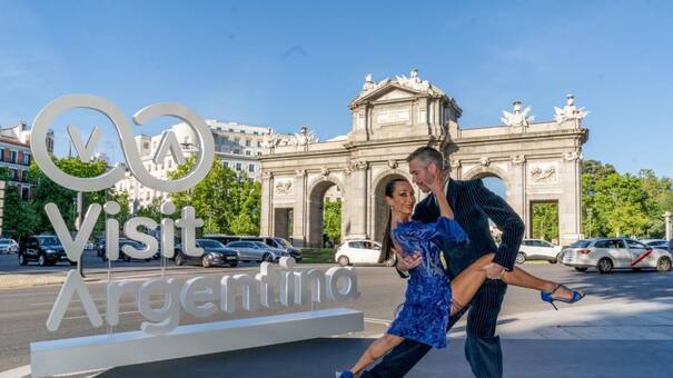 Mora Godoy bailó y representó a la Argentina en la Puerta de Alcalá