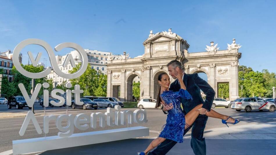 Mora Godoy bailó y representó a la Argentina en la Puerta de Alcalá
