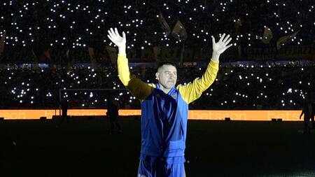 Juan Román Riquelme se despidió en La Bombonera ante 54.000 hinchas. Foto: Télam.