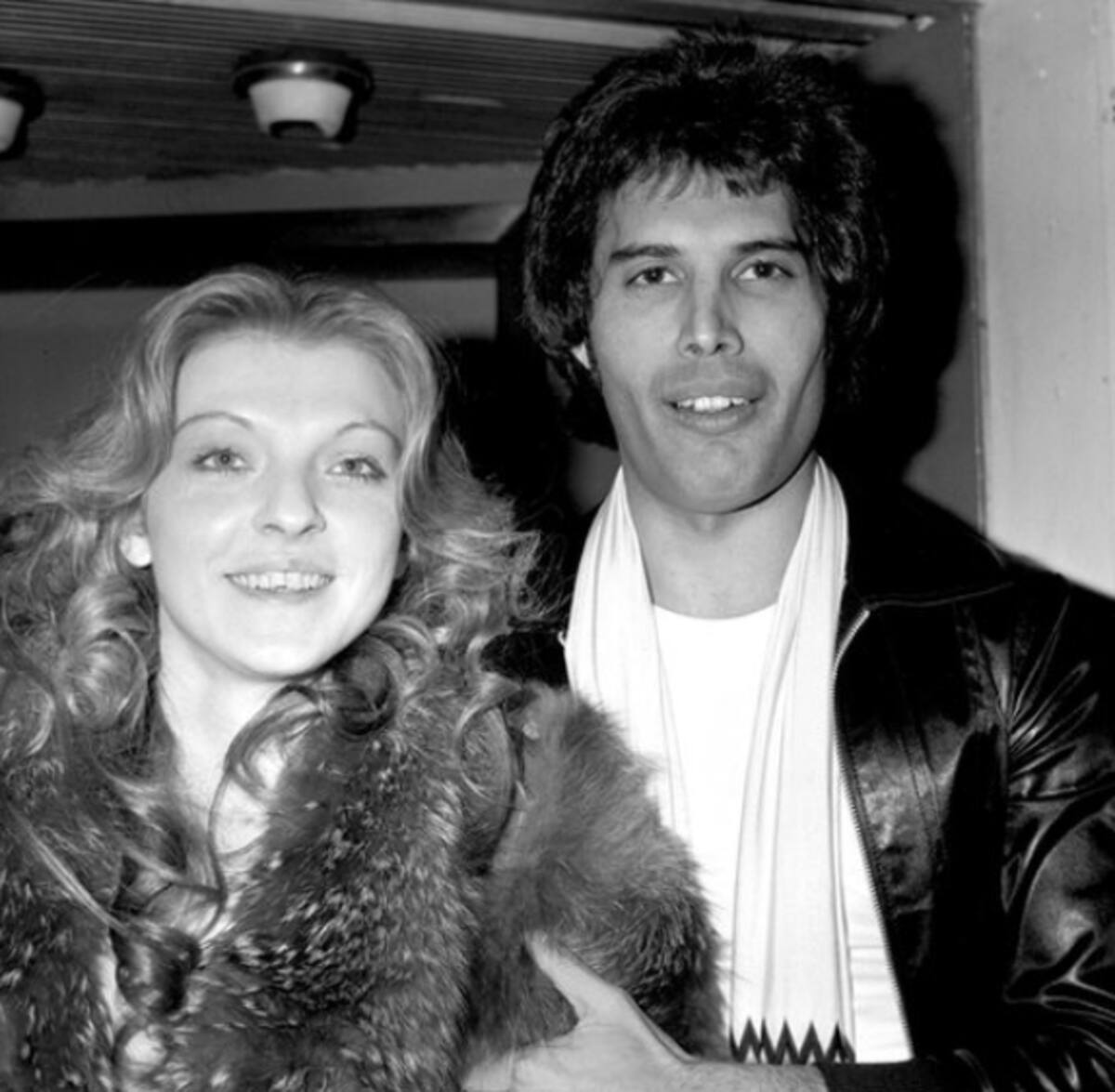 Mary Austin y Freddie Mercury