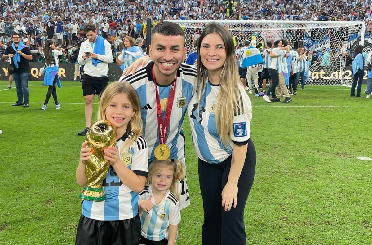 Ángel Correa junto a su familia. Foto: Instagram.
