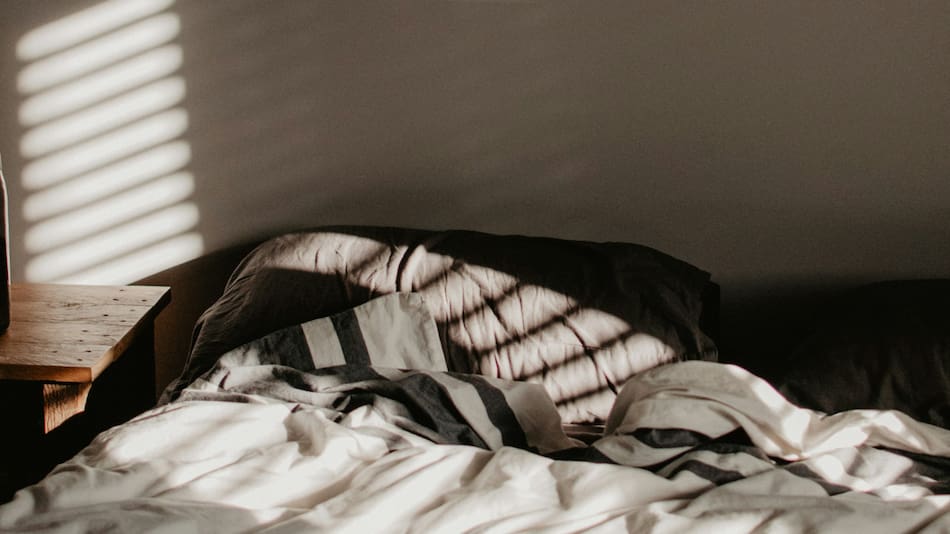 Hacer la cama tiene un significado psicológico. Foto Unsplash.