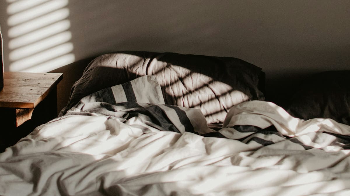 Impacta en la salud mental y productividad: qué significa hacer la cama cada mañana, según la ciencia