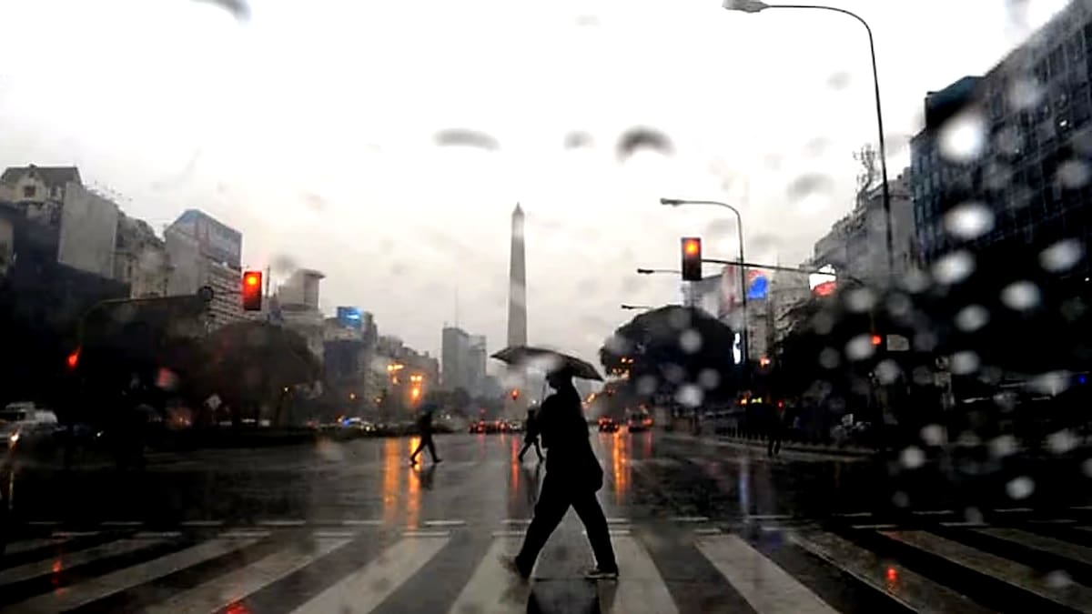 El AMBA tendrá una jornada inestable este jueves, con tormentas durante las primeras horas y una mejora progresiva hacia la tarde.