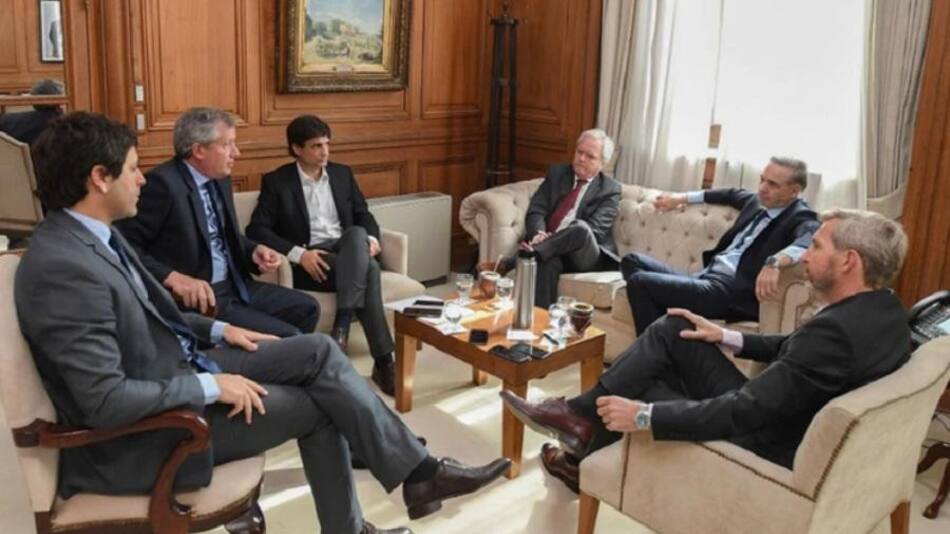 La reunión realizada en el despacho de Frigerio en Casa Rosada (foto Prensa Interior)