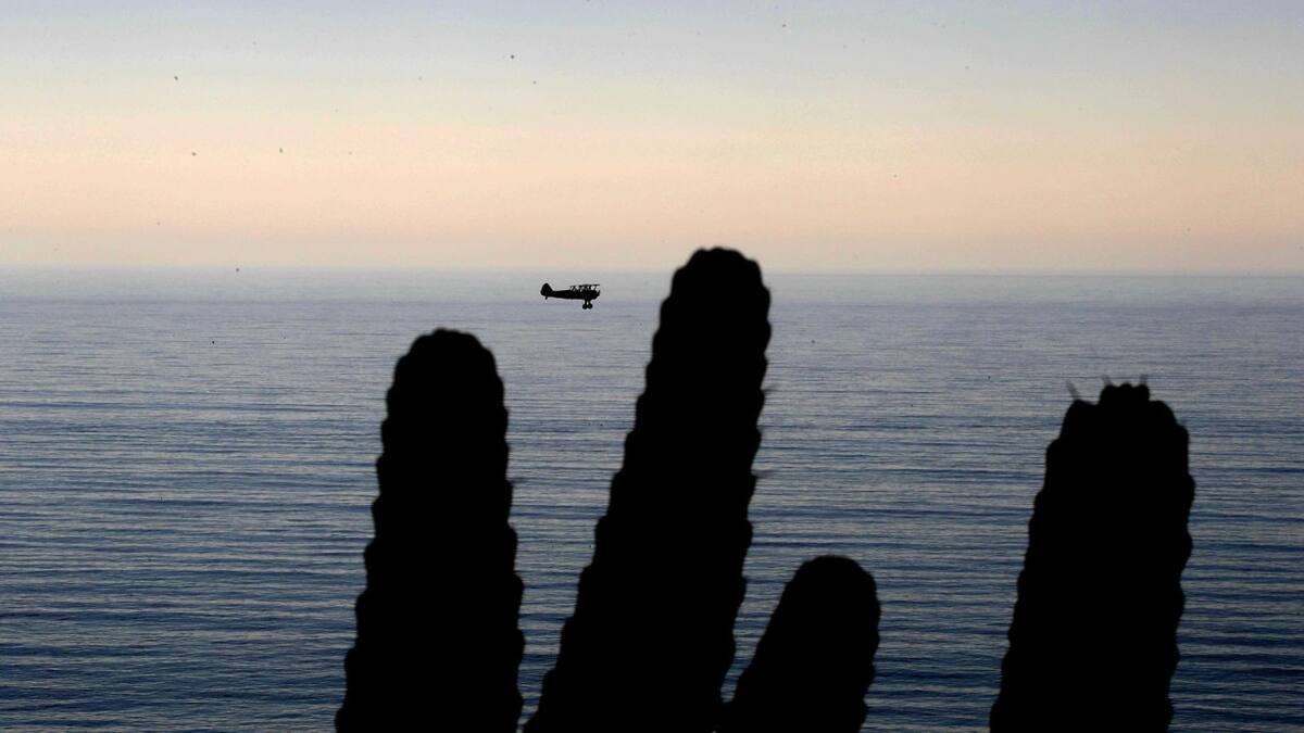 Océano Pacífico en Pacific Palisades, California. Foto: EFE.