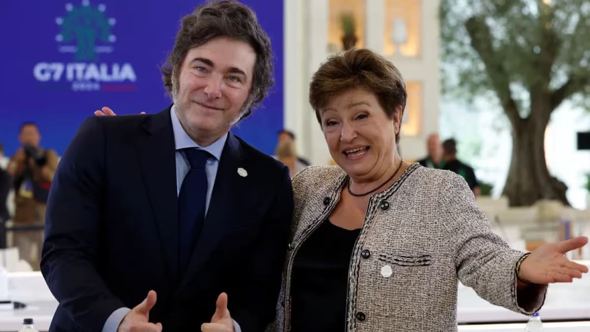 El presidente Javier Milei junto con la directora del FMI, Kristalina Georgieva. Foto: Reuters.