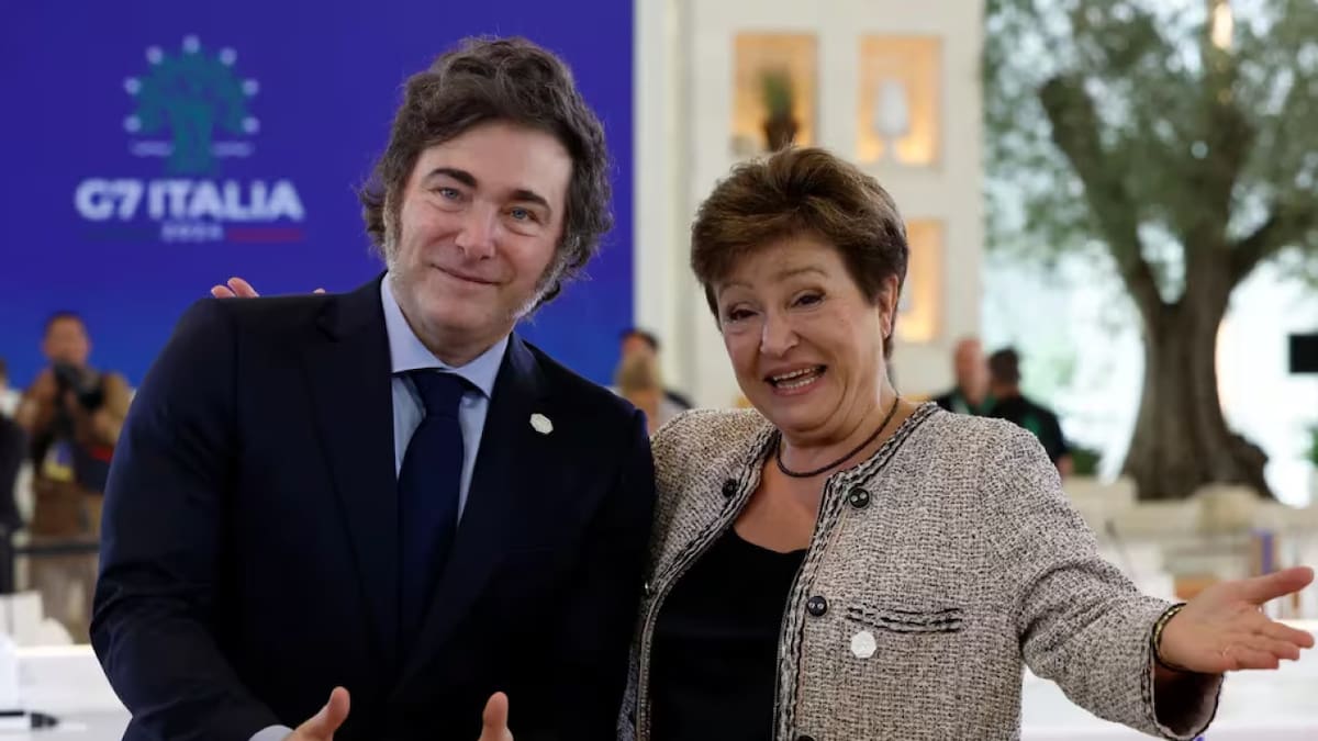 El presidente Javier Milei junto con la directora del FMI, Kristalina Georgieva. Foto: Reuters.