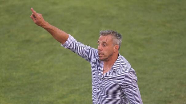 Tras la derrota ante Arsenal, Pusineri quedó "en la cuerda floja" como DT de Independiente