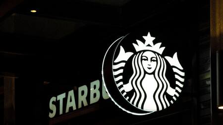 Starbucks debe pagar suma millonaria a una exempleada. Foto: Unsplash