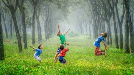 Niños, deporte, infancias. Foto: Unsplash