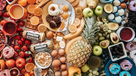Una alimentación equilibrada garantiza un buen estado de salud. Foto: Unsplash.