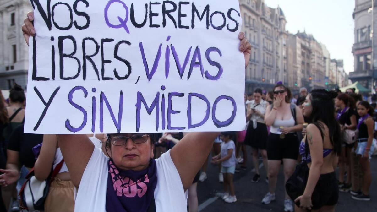 8M: miles de personas marcharon para conmemorar el Día Internacional de la Mujer. NA