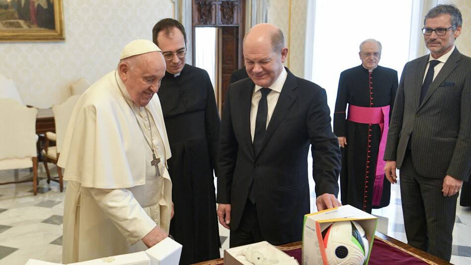 Encuentro entre el papa Francisco y Scholz. Foto: EFE