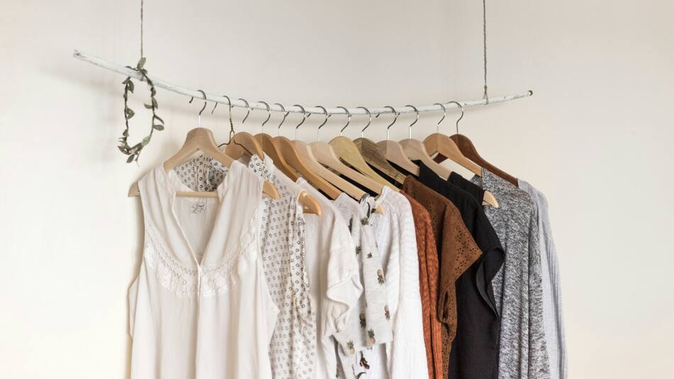 Outlet de ropa en la Ciudad. Foto: Unsplash
