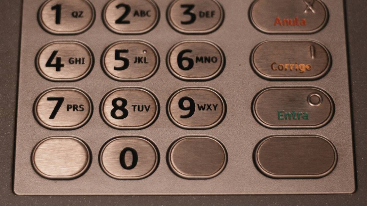 Los cajeros automáticos tendrán nuevos estándares de accesibilidad. Foto: Unsplash.