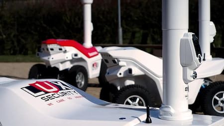 Auto-robots de vigilancia, tecnología