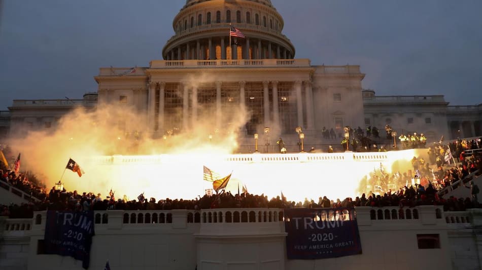 Irrupción de simpatizantes de Trump al Capitolio dejó un saldo de cuatro muertos, REUTERS