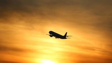 Avión; aerolínea; viaje. Foto: Unsplash.