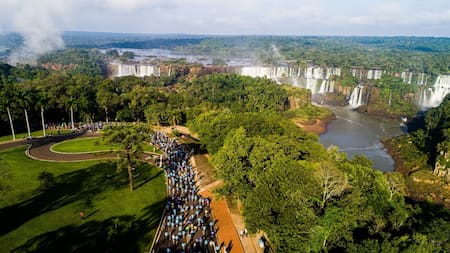 Más allá de los 21K de Buenos Aires: la media maratón que se corre en uno de los paisajes más imponentes de Argentina