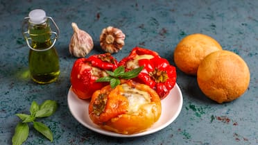 Receta fácil y rápida: cómo hacer morrón relleno con huevo al microondas en 5 minutos