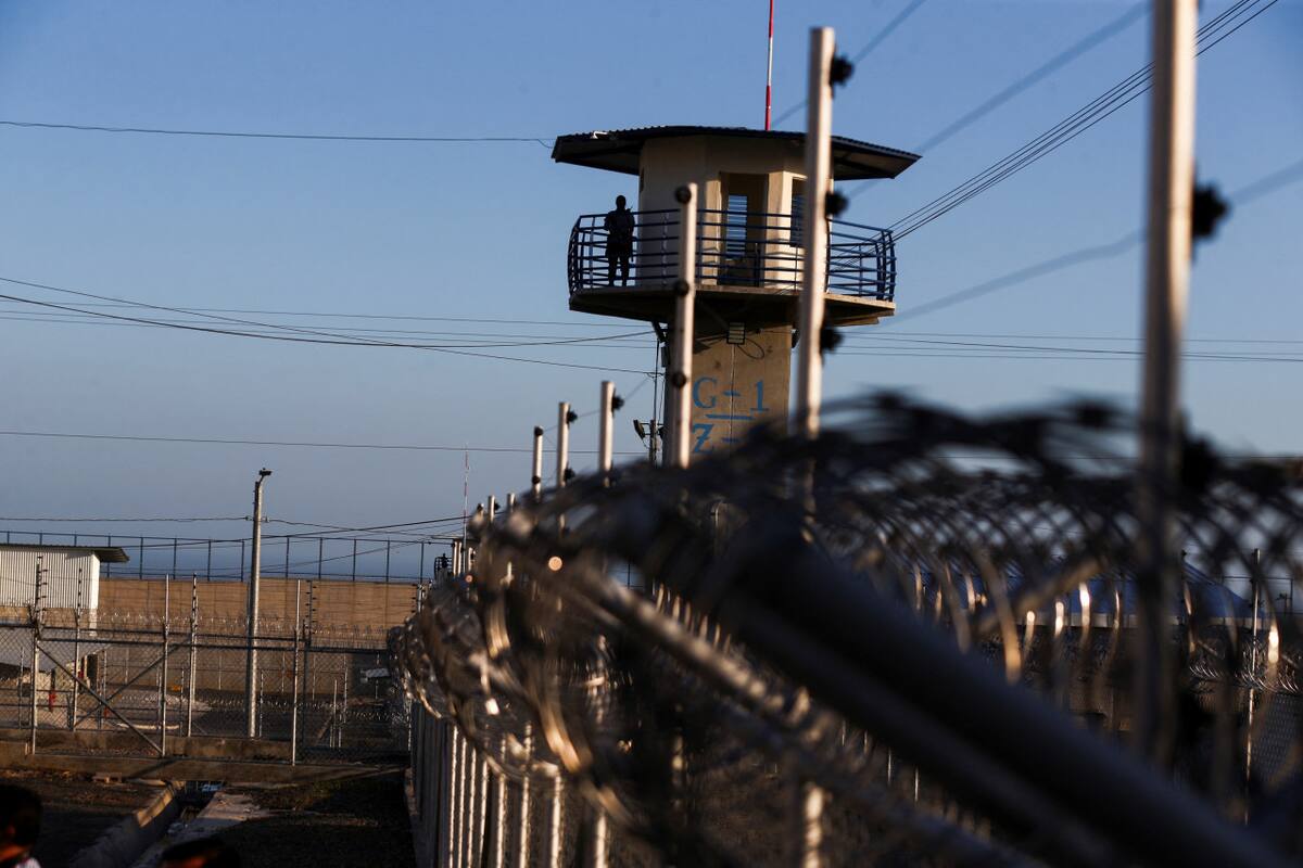 Centro de Confinamiento del Terrorismo. Foto: Reuters/Jose Cabezas