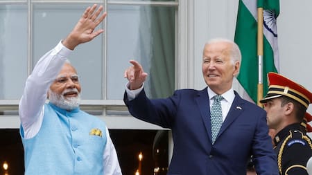 Joe Biden junto al primer ministro indio Narendra Modi. Foto: Reuters.