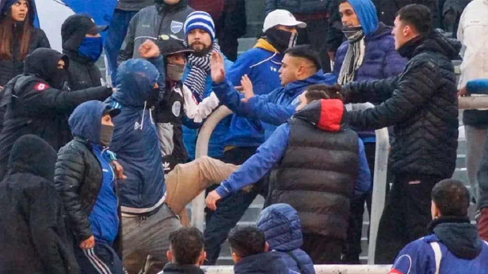 Incidentes en las tribunas de Godoy Cruz. Foto: NA