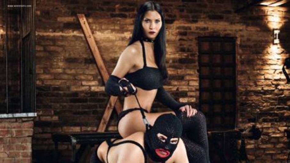 Dominatrix