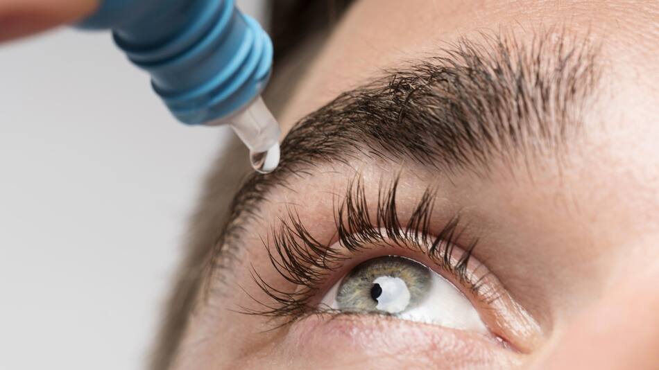 Gotas para los ojos. Foto: Freepik.