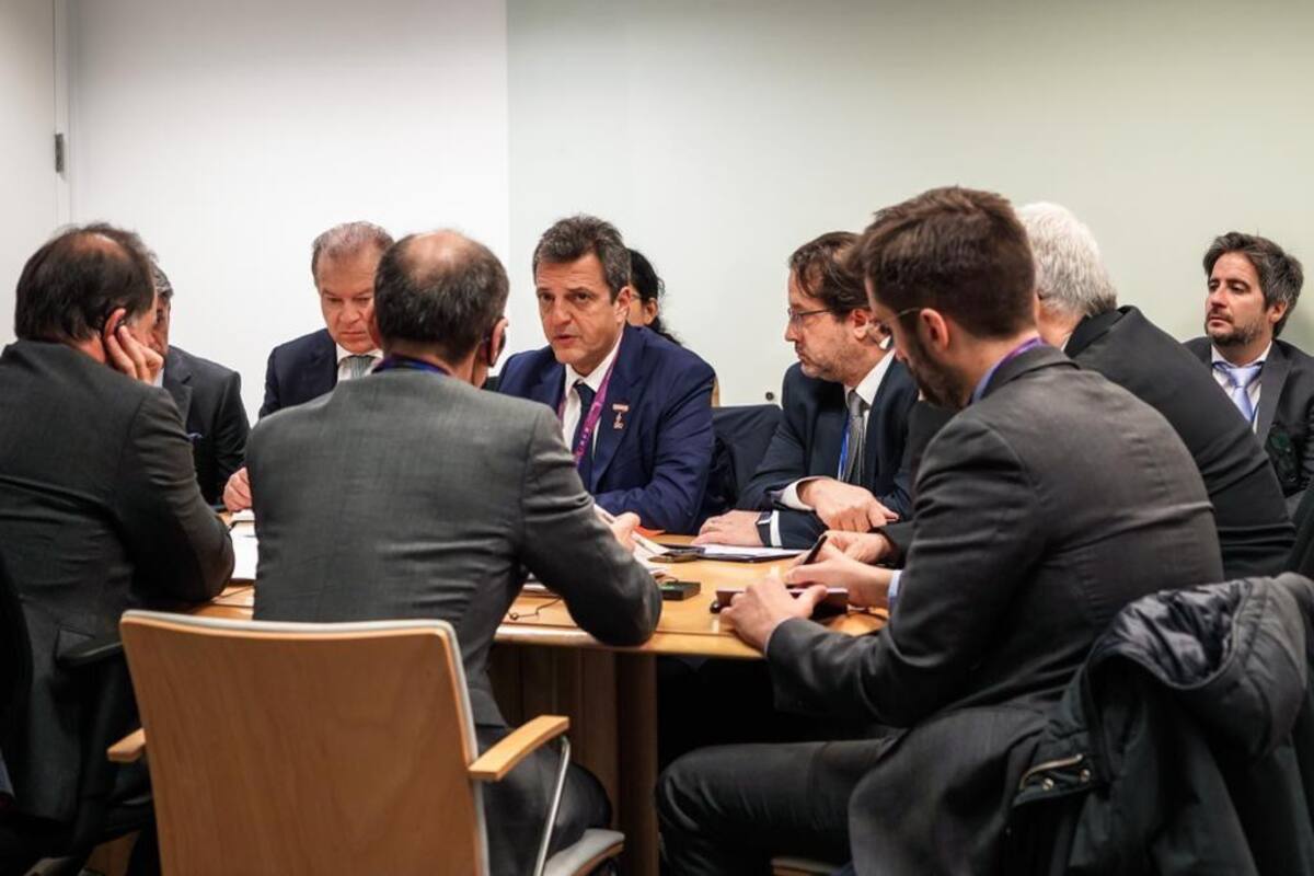 Massa y el Club de París, foto Ministerio de Economía