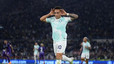 Festejo de Lautaro Martínez para Inter ante Fiorentina por Copa Italia. Foto: REUTERS.