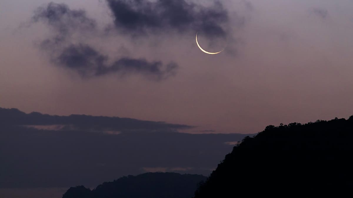 Romances en la Luna Nueva en Escorpio 2025: los 3 signos que se verán beneficiados en el amor