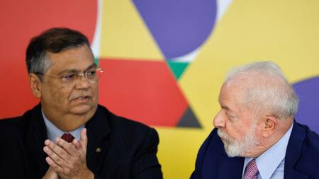 Flávio Dino junto a Lula da Silva. Foto: Reuters.
