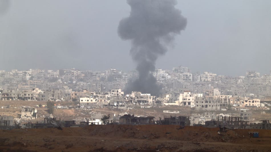 Ataques israelíes en la Franja de Gaza. Foto: REUTERS/Amir Cohen.