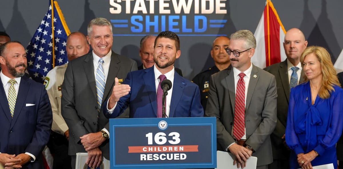 El fiscal general general de Florida James Uthmeier operativo florida 163 menores de edad