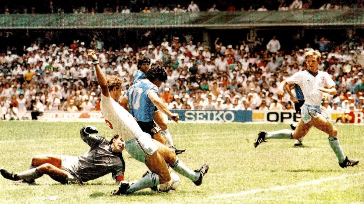 Maradona, héroe en los cuartos de final ante Inglaterra en 1986