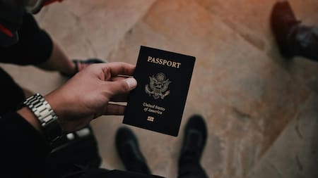 Proyecto de ley que impacta en quienes pasaporte estadounidense. Foto: Unsplash.