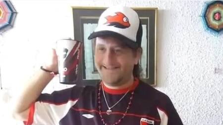 Un hincha de Colón se suicidó tras el descenso de su equipo. Foto: Facebook.