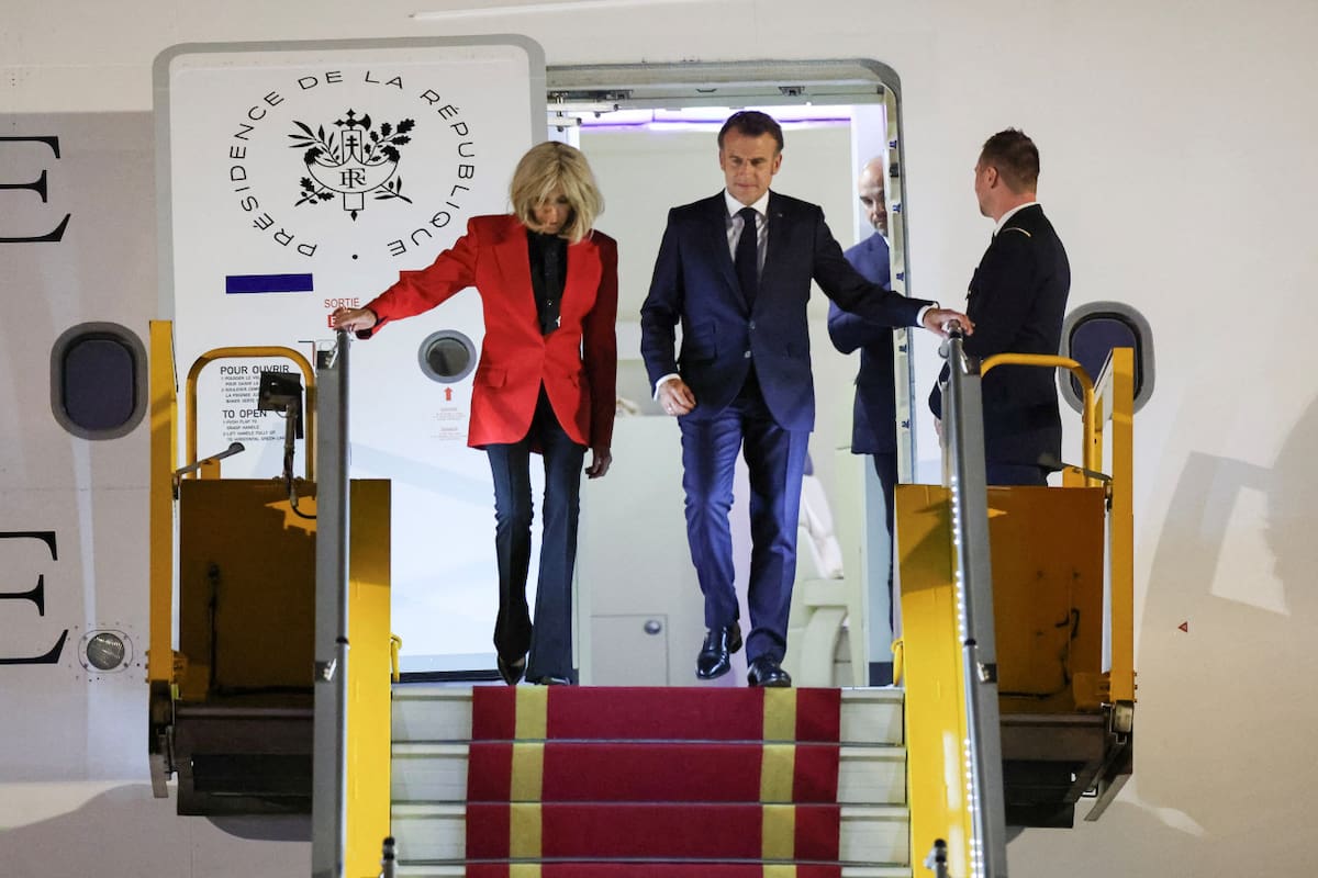 Emmanuel Macron y Brigitte Bardot. Foto: Reuters/Chalinee Thirasupa