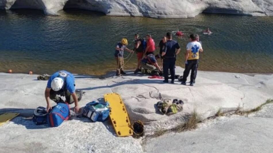 Un joven murió ahogado en Mina Clavero. Foto NA.