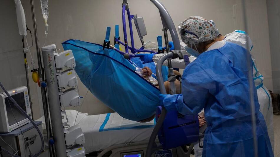 Coronavirus en Argentina, terapia, Reuters