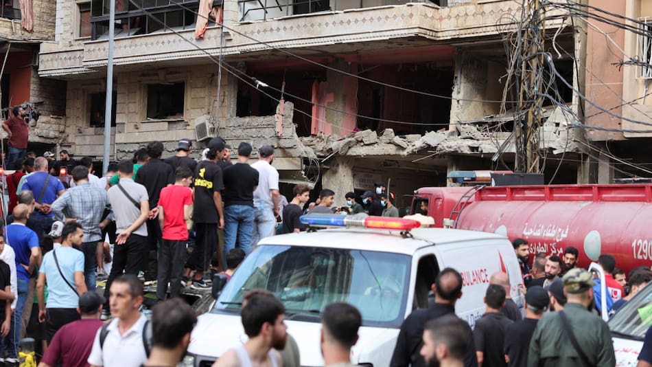 Ataque israelí contra un edificio residencial en Beirut, el Líbano. Foto: Reuters.